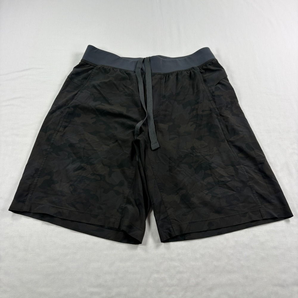Lululemon Shorts Mens Large Camo Athletic Gym Training Performance Stretch